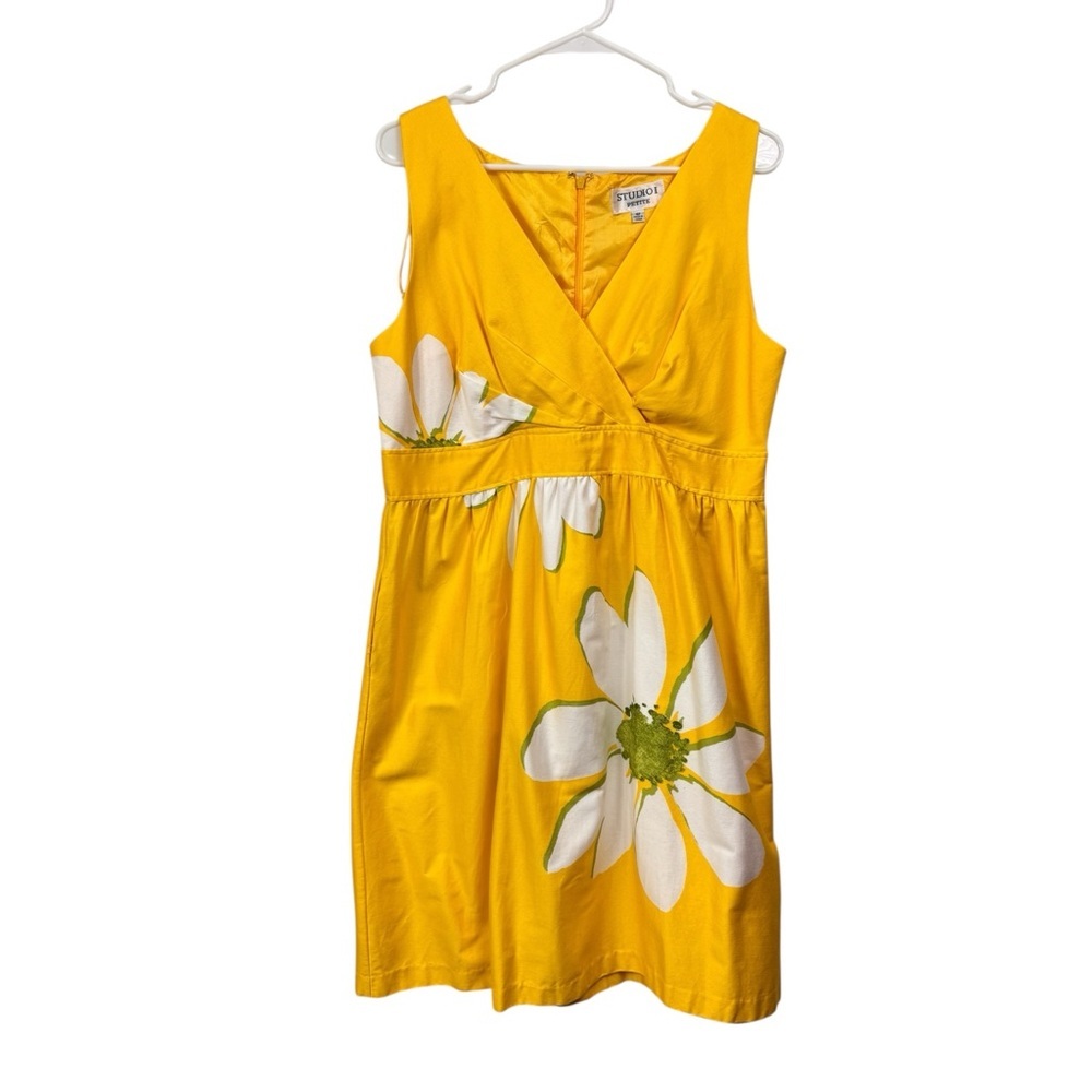 Studio 1 Size 16P Yellow Daisy Large Floral Print Surplice Knee Length Dress
